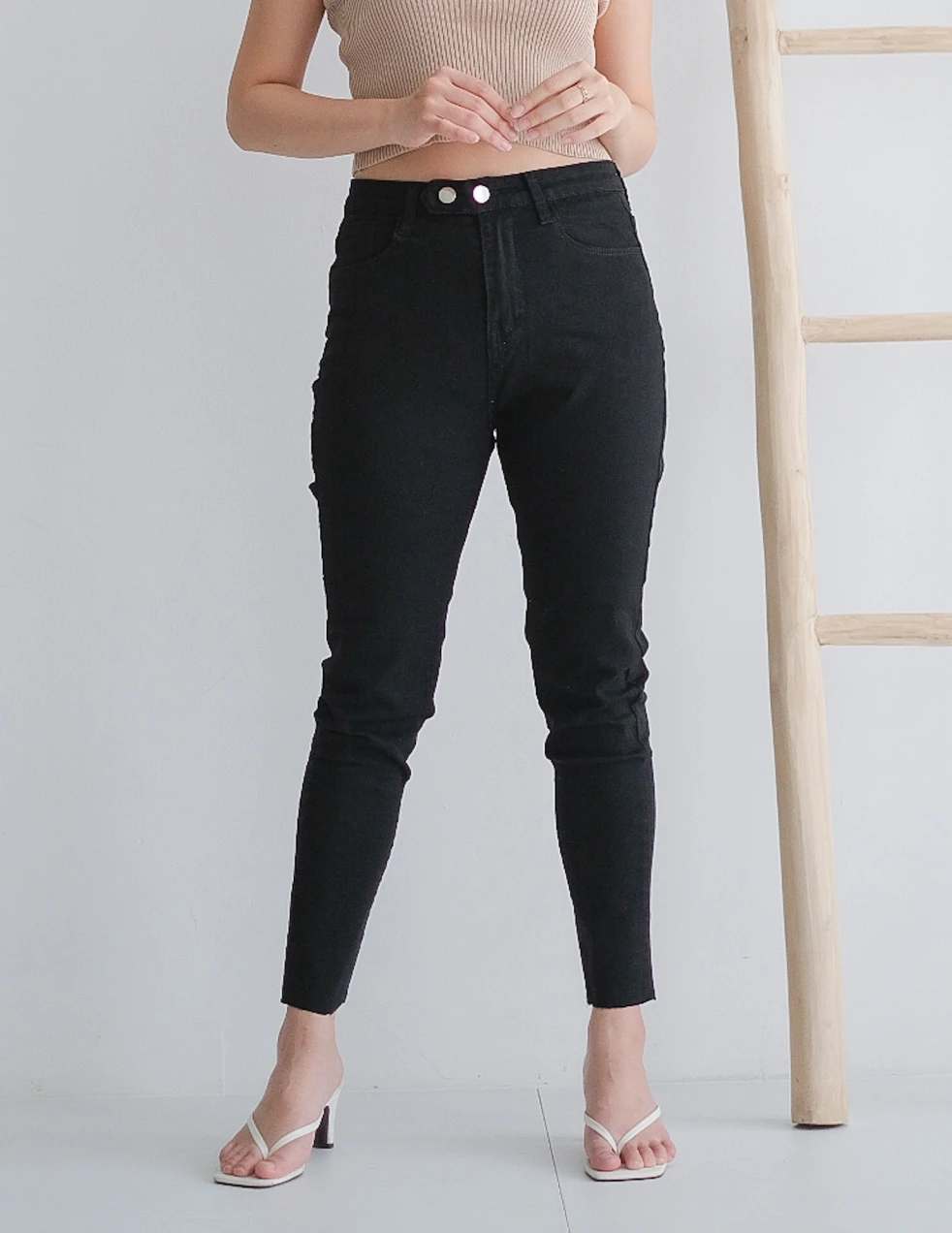 Jeans Emma Jeans - Black 3 ~item/2023/3/28/emma_jeans_3