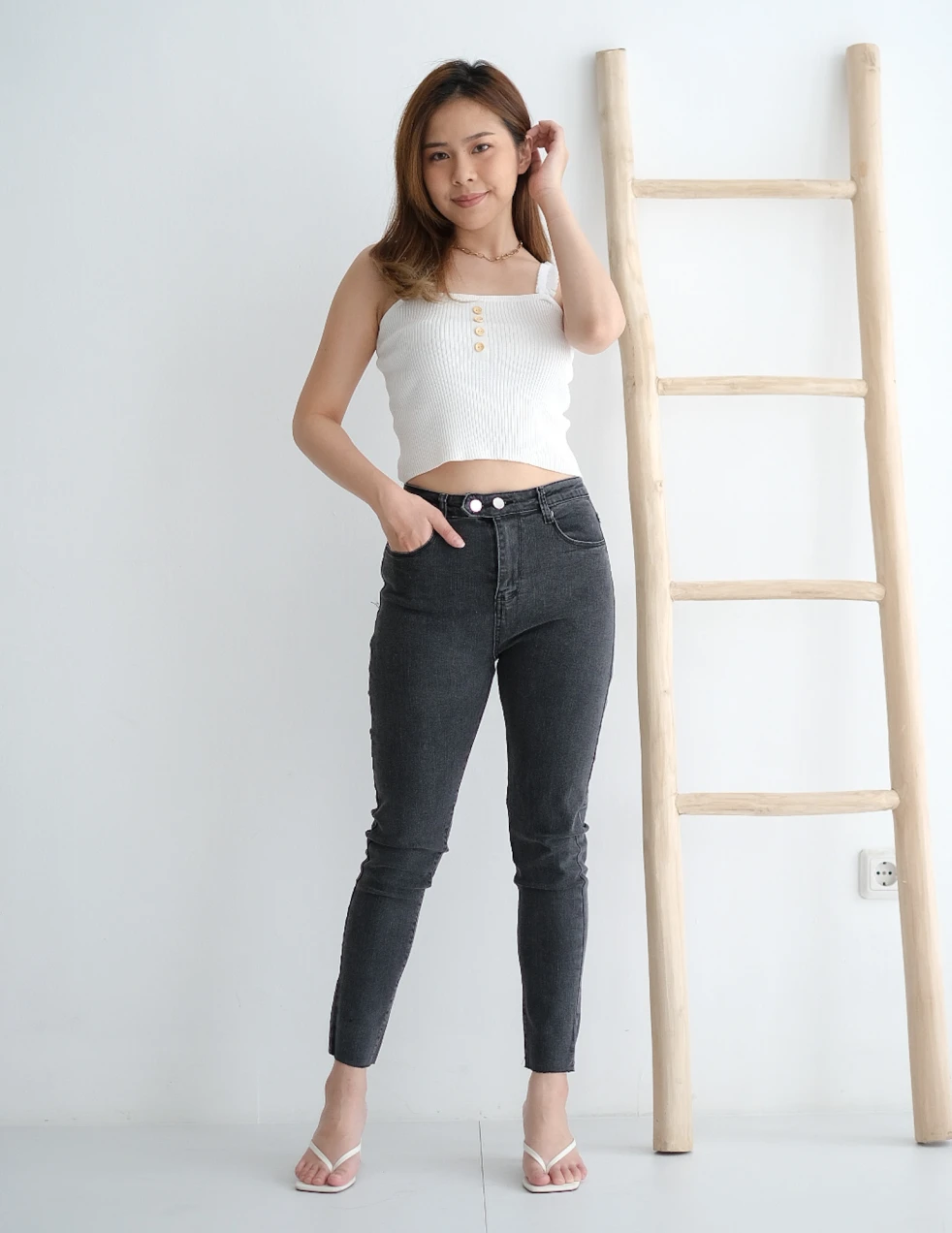 Jeans Emma Jeans - Abu Tua 1 ~item/2023/3/28/emma_jeans_9